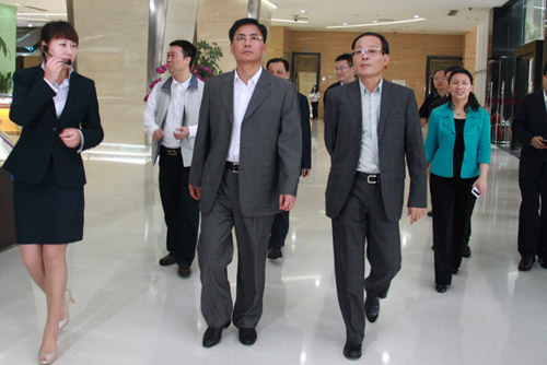 宝亨达董事长_亨达集团董事长邓予力