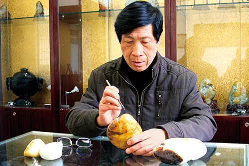 顾永骏工作照.jpg