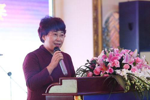 中宝协会员部主任于春敏代表中宝协常务副会长孙凤民致辞