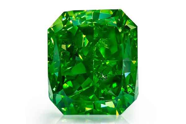 58ct 绿钻使用六角形切割,达到 fancy vivid green 色级.0.