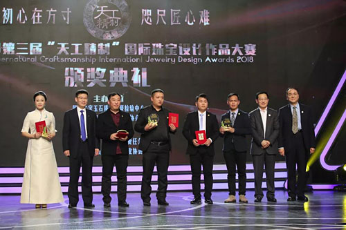 意扬公司老总_利扬芯片公司环境图片(3)