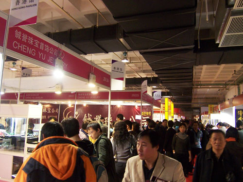 展会现场火爆 珠宝购销两旺-中国珠宝玉石首饰