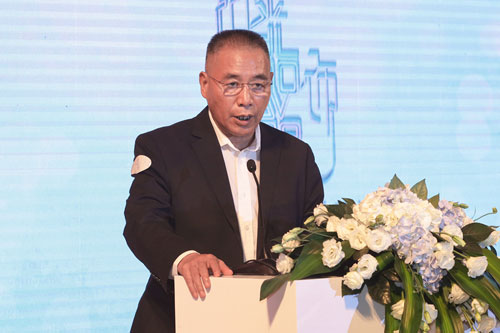 (深圳市黄金珠宝首饰行业协会会长杨绍武先生致辞)