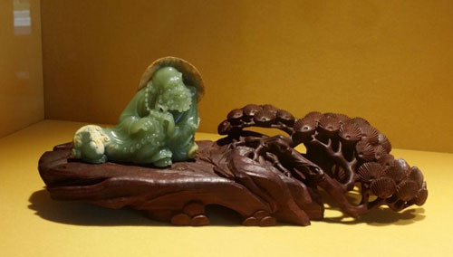 辽宁海岫玉——《笑狮罗汉》.jpg