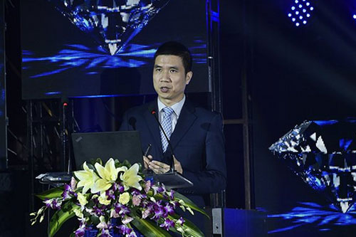 广州钻石交易中心总经理梁伟章作为金伯利钻石进程中国区联络员,广州