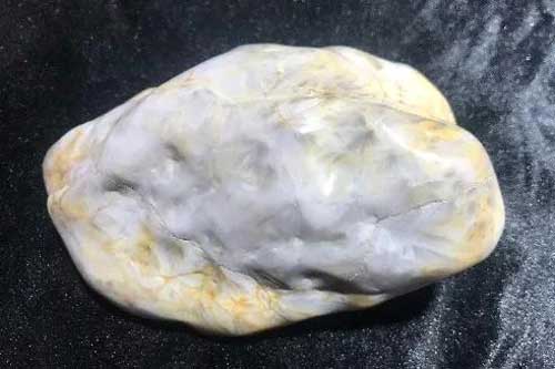 湖南省自然资源厅矿业权管理处处长王礼尧表示,"舜珑玉"韧性极好,质感